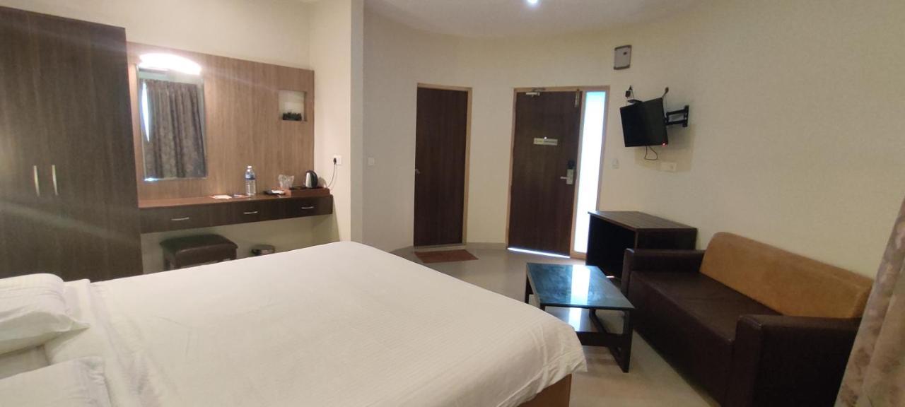 Lamel Cove Beach Resort Puducherry Eksteriør billede