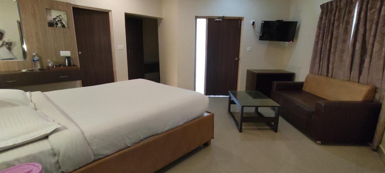 Lamel Cove Beach Resort Puducherry Eksteriør billede